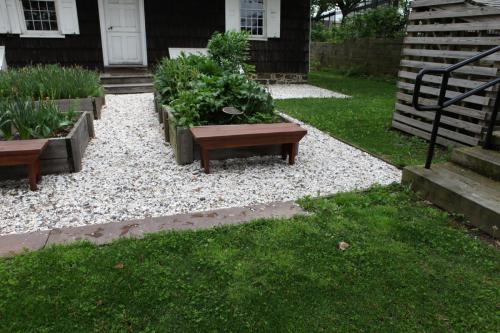 Wyckoff_Exteriors_Garden_003
